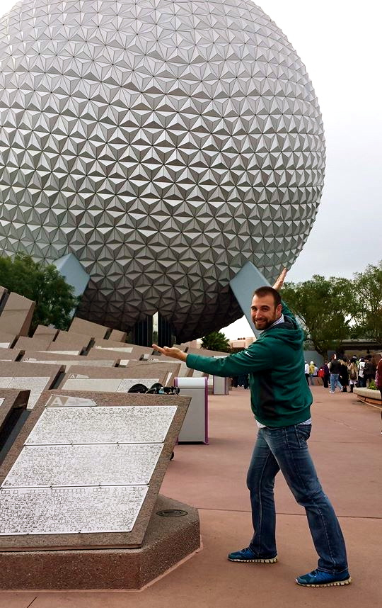 RichholdSpaceshipEarth